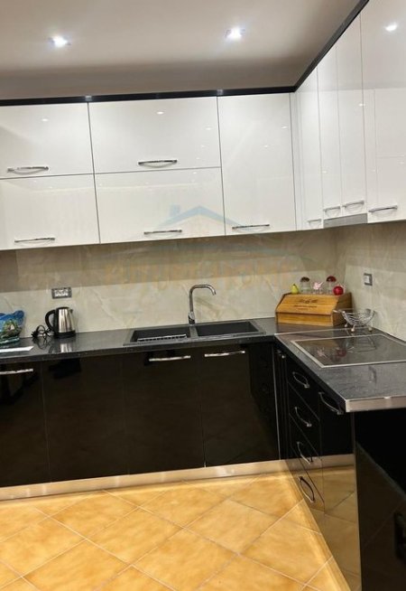 Qera,Apartament 2+1, Fresk, Tirane