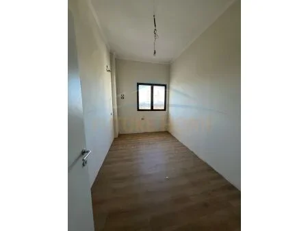 Tirane, shitet apartament 2+1 Kati 1, 106 m² 132.500 € (Rruga e Dajtit)