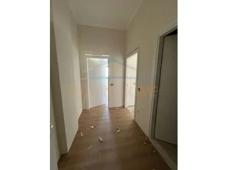 Tirane, shitet apartament 2+1 Kati 1, 106 m² 132.500 € (Rruga e Dajtit)