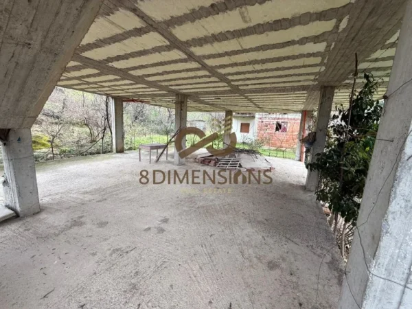 Tirane, shitet shtepi 3+1 Kati 0, 394 m² 400.000 € (berzhite)