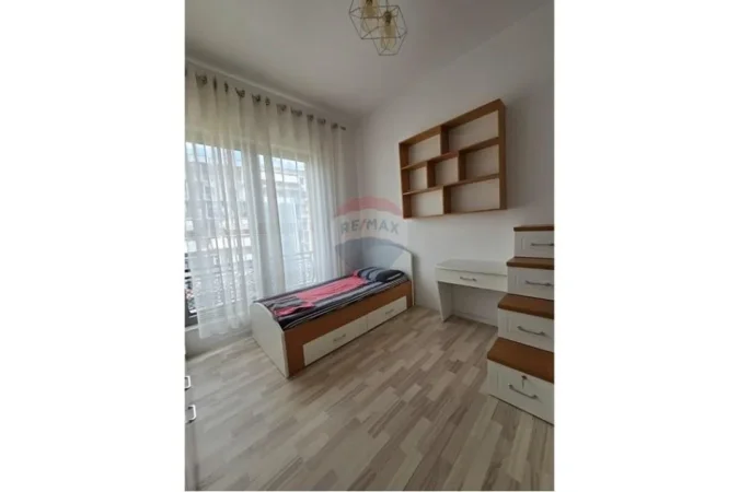 Tirane, jepet me qera apartament 2+1+Ballkon Kati 6, 129 m² 1.100 € (Kompleksi Delijorgji)