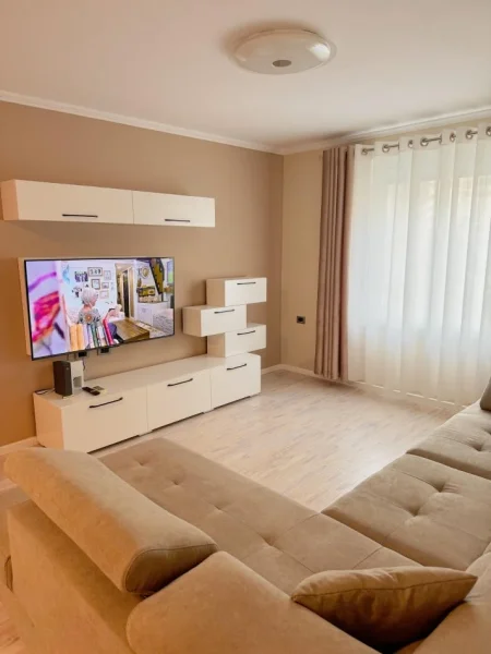 Tirane, jepet me qera apartament 2+1 Kati 3, 76 m² 900 € (Qender , Bulevardi Zogu i 1)