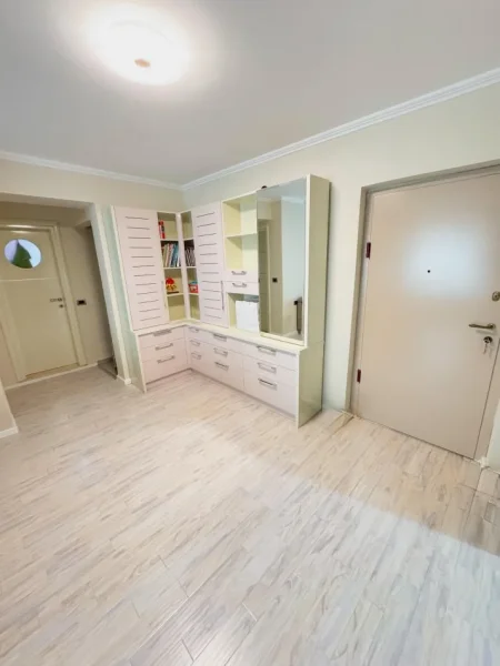 Tirane, jepet me qera apartament 2+1 Kati 3, 76 m² 900 € (Qender , Bulevardi Zogu i 1)