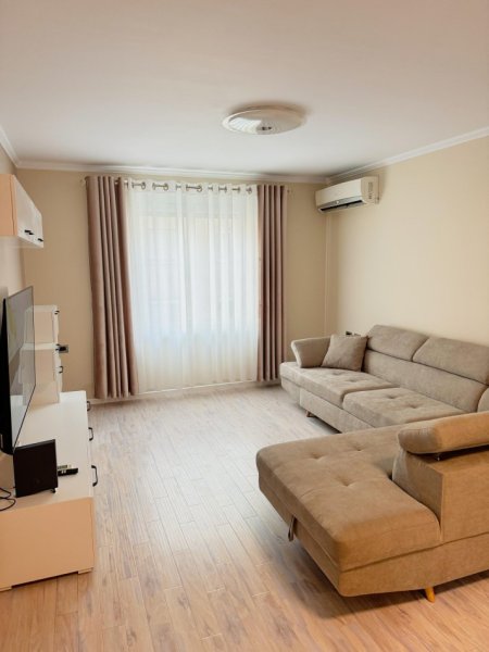 Tirane, jepet me qera apartament 2+1 Kati 3, 76 m² 900 € (Qender , Bulevardi Zogu i 1)