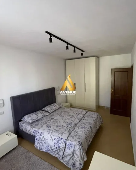 Tirane, jepet me qera apartament 2+1 Kati 4, 83 m² 750 €