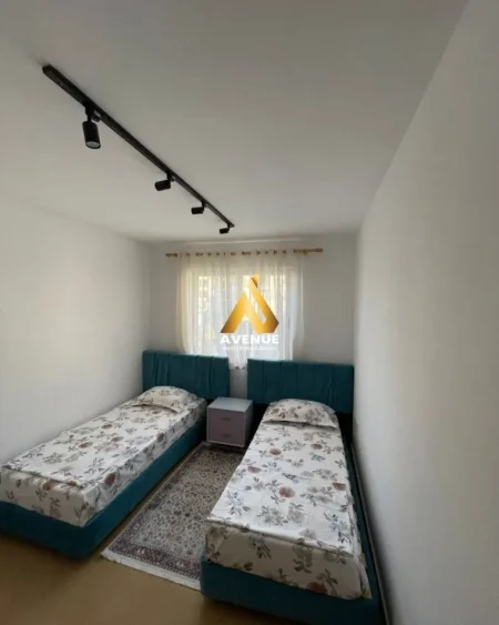 Tirane, jepet me qera apartament 2+1 Kati 4, 83 m² 750 €