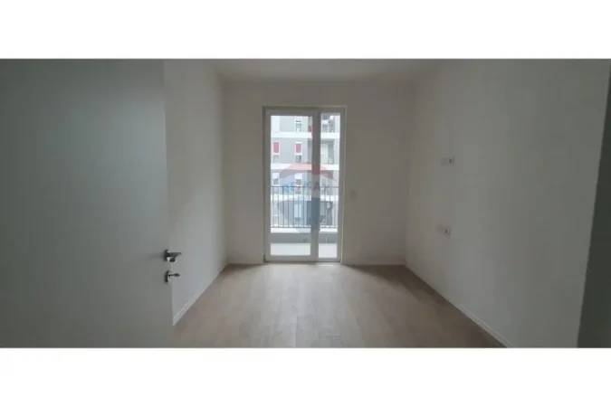 Tirane, shitet apartament 2+1+Ballkon , 91 m² 109.000 € 