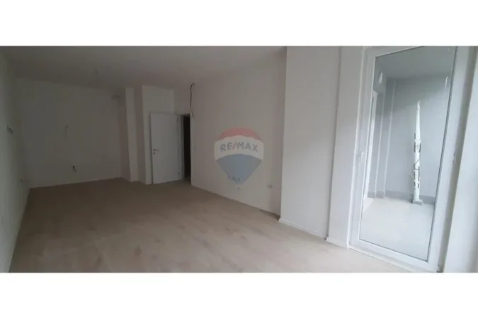 Tirane, shitet apartament 2+1+Ballkon , 91 m² 109.000 € 