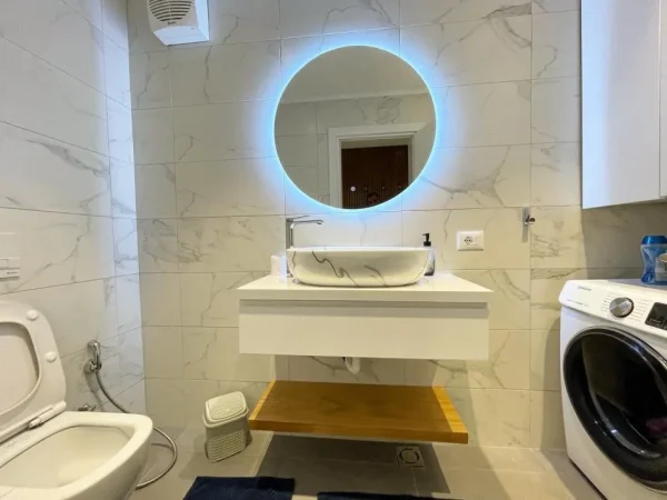 Tirane, jepet me qera apartament 2+1 Kati 8, 110 m² 800 € (Ish Parku.)