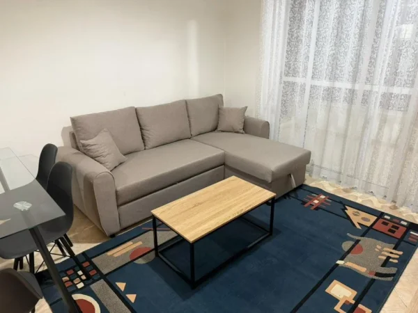 Tirane, jepet me qera apartament 1+1+Ballkon Kati 5, 70 m² 400 mije leke