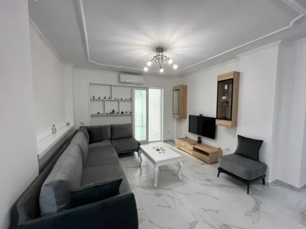Tirane, jepet me qera apartament 2+1+Aneks+Ballkon Kati 4, 100 m² 1.000 €