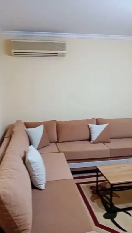 Tirane, jepet me qera apartament 2+1+Ballkon Kati 3, 85 m² 520€ (Xhamllik/Rr.Xhanfize Keko)