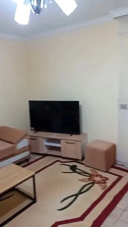 Tirane, jepet me qera apartament 2+1+Ballkon Kati 3, 85 m² 520€ (Xhamllik/Rr.Xhanfize Keko)