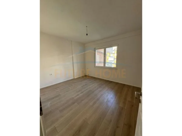 Qera, Apartament 2+1+Post Parkimi, Unaza e Re. 600 €, UNA44652