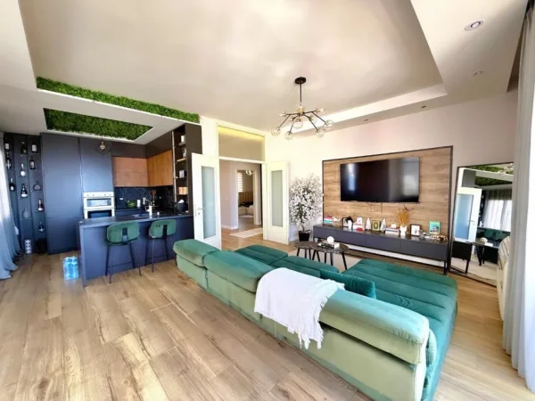 Tirane, shitet apartament 2+1 , 150 m² 285.000 € (Kopshti Botanik)