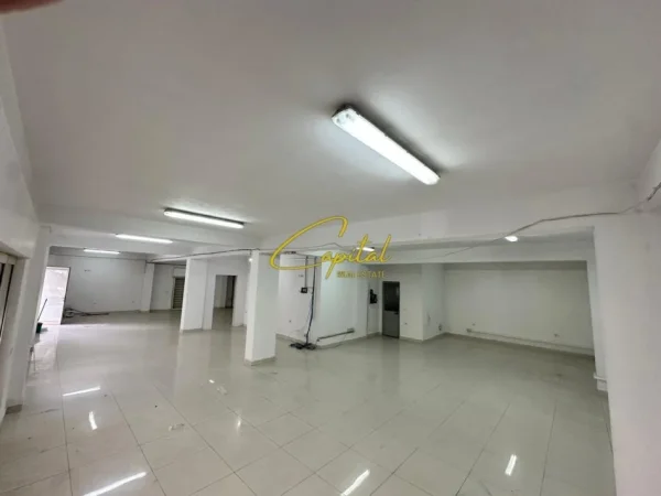 Tirane, jepet me qera magazine Kati 0, 240 m² 1.400 € (DON BOSKO)