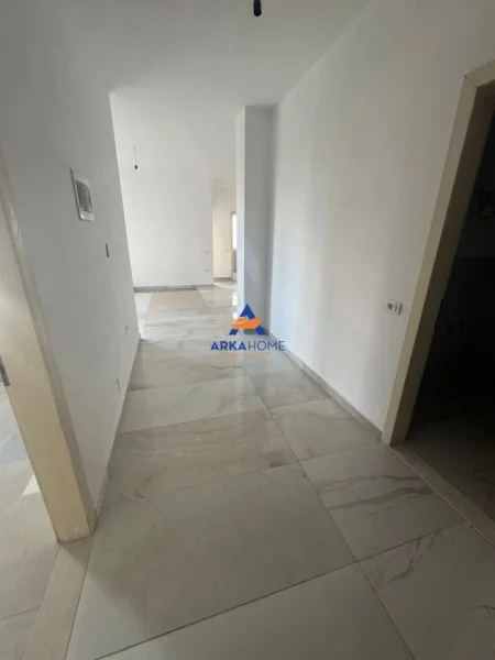 Tirane, shitet apartament 2+1+Ballkon Kati 4, 117 m² 150.000 € 