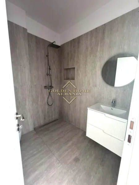 Tirane, jepet me qera 2+1 , 125 m² 6.500 € 