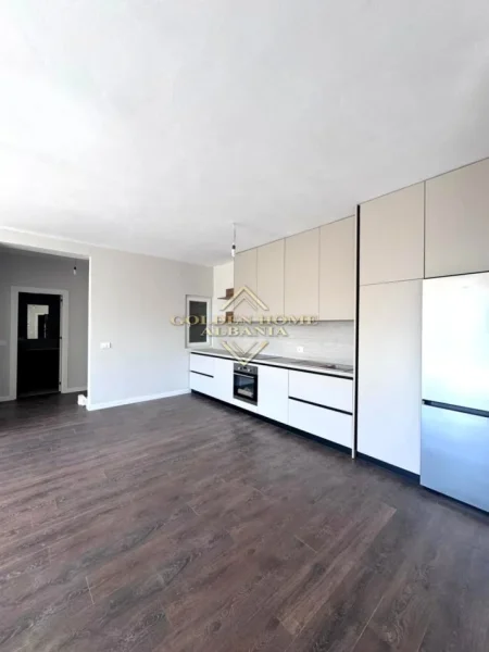 Tirane, jepet me qera 2+1 , 125 m² 6.500 € 