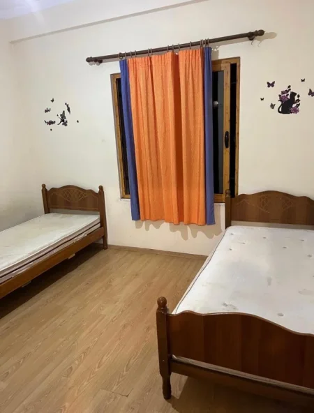 Tirane, jepet me qera apartament 2+1 Kati 1, 105 m² 370 € 