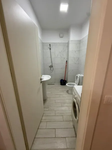 Tirane, jepet me qera apartament 1+1+Ballkon Kati 1, 64 m² 400 € (Astir)