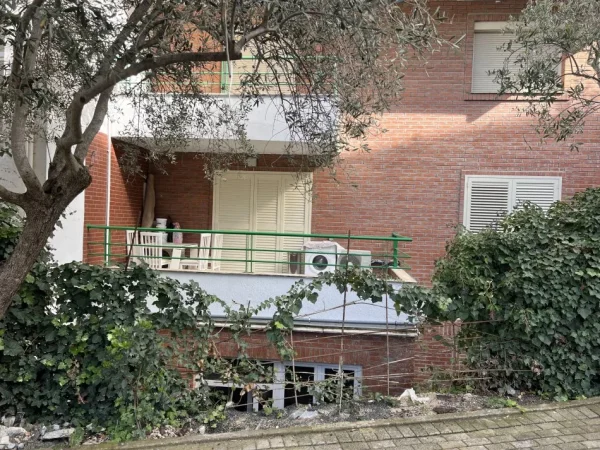 Tirane, jepet me qera nga Pronari, pa-komision apartament luksoz 1+1+Aneks+Ballkon Kati 1, 72 m² 65.000 leke