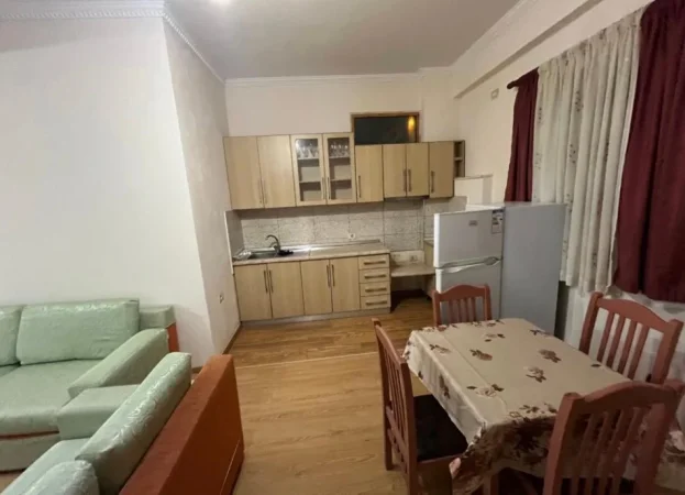 Tirane, jepet me qera apartament 2+1 Kati 1, 105 m² 370 € 