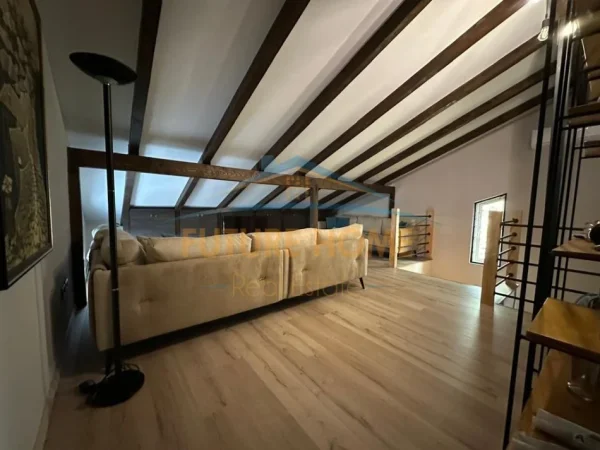 Tirane, jepet me qera Vile 2+1 Kati 0, 2.164 m² 1.800 € (Lunder)