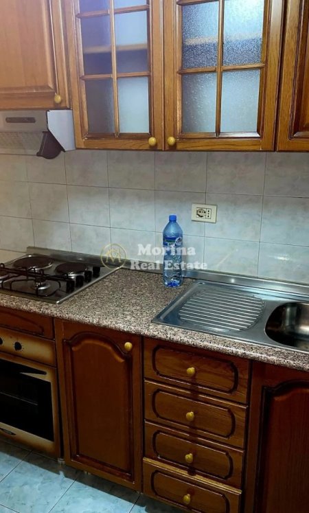 Tirane, jepet me qera shtepi Kati 5, 60 m² 450 € (Ish Parku Autobusave)