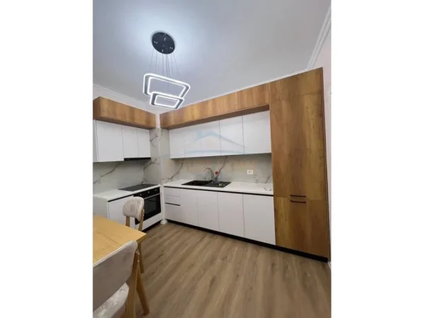 Qera, Apartament 2+1+POST PARKIMI, Unaza e Re, Tiranë