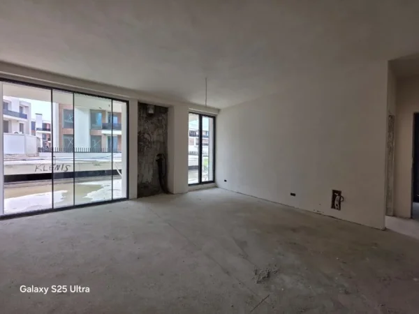 Tirane, shitet 2+1 Kati 0, 325.000 € (Rezidenca Tulipan)