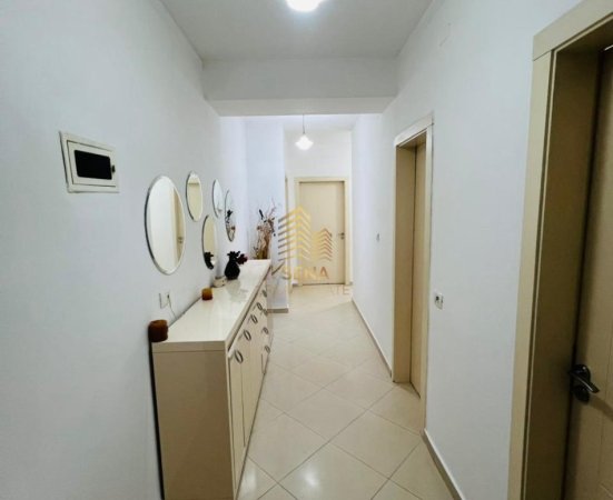 Tirane, jepet me qera apartament 3+1 Kati 2, 135 m² 650 € (Don Bosko)