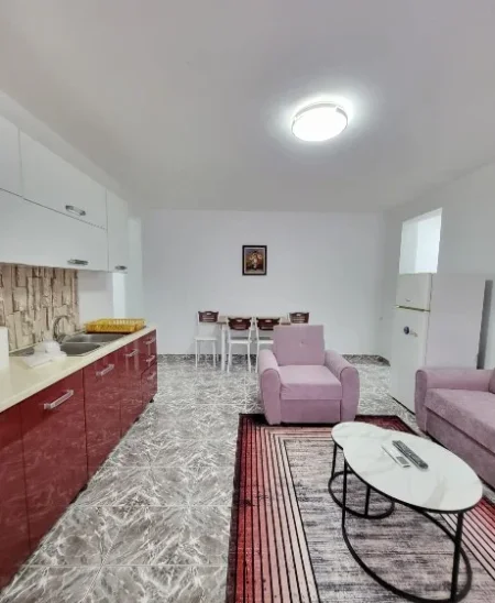 Tirane, jepet me qera apartament 2+1 , 80 m² 600 € 