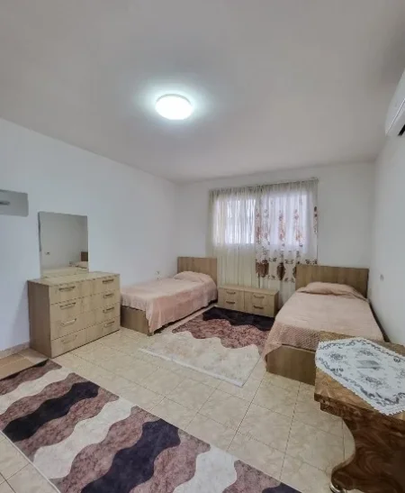 Tirane, jepet me qera apartament 2+1 , 80 m² 600 € 