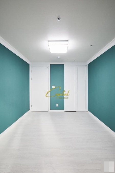 Tirane, jepet me qera dyqan Kati 0, 60 m² 700 € (21 DHJETORI)