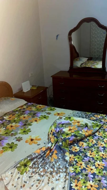 Tirane, jepet me qera apartament 1+1+Ballkon Kati 5, 70 m² 450 € 