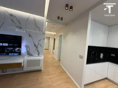 Tirane, jepet me qera apartament 2+1 Kati 3, 105 m² 1.200 € 