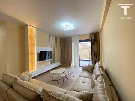 Tirane, jepet me qera apartament 2+1 Kati 1, 128 m² 1.300 € 