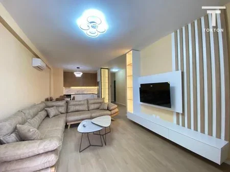 Tirane, jepet me qera apartament 2+1 Kati 1, 128 m² 1.300 € 