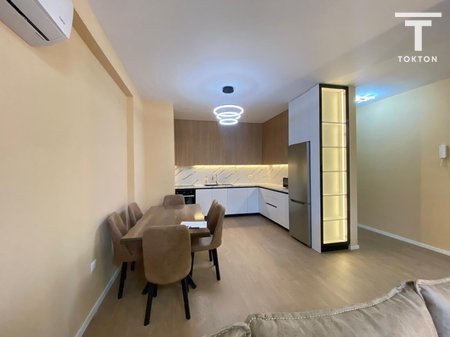 Tirane, jepet me qera apartament 2+1 Kati 1, 128 m² 1.300 € 