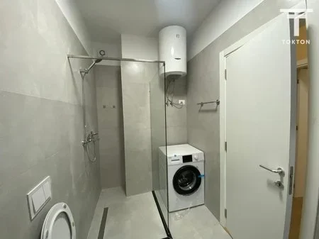 Tirane, jepet me qera apartament 2+1 Kati 1, 128 m² 1.300 € 