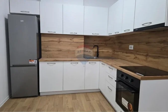 Tirane, jepet me qera apartament 2+1 , 105 m² 750 € (Zogu i zi)