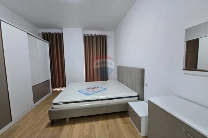 Tirane, jepet me qera apartament 2+1 , 105 m² 750 € (Zogu i zi)