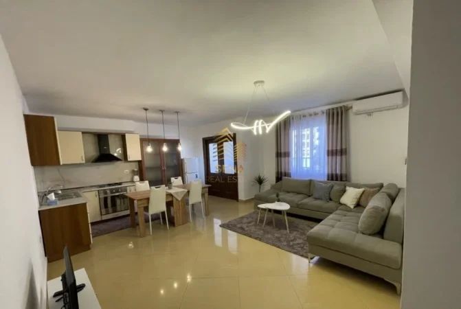 Tirane, jepet me qera apartament 2+1+Ballkon Kati 4, 83 m² 750 € (Qender, pas 15 kateshit)