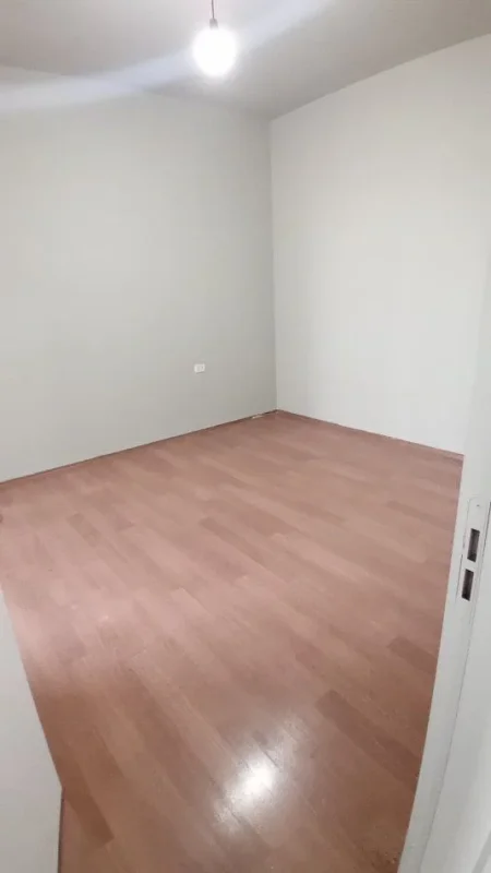 Tirane, jepet me qera zyre Kati 5, 65 m² 420 € (ASTIR)