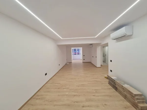 Tirane, jepet me qera zyre Kati 2, 107 m² 1.800 € (Blloku)