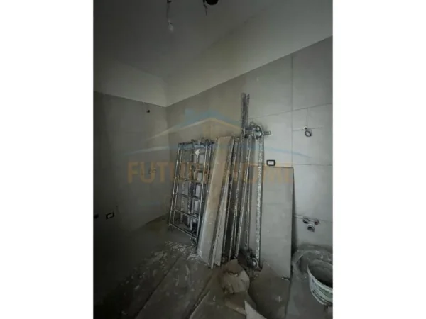 Tirane, shitet apartament 2+1 Kati 1, 109 m² 136.250 € (Fresku)