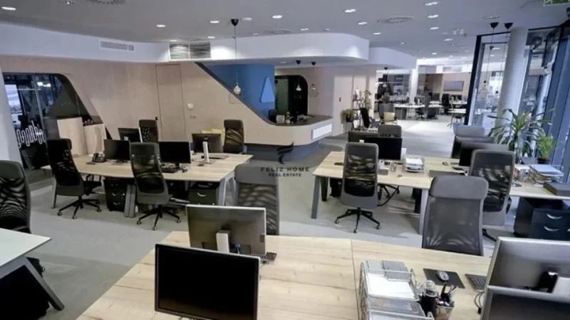 Tirane, jepet me qera zyre Kati 7&8, 840 m² 6.800 € (STACIONI TRENIT)