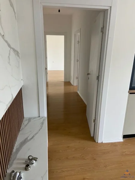 Tirane, jepet me qera apartament 2+1 Kati 2, 110 m² 623 € 