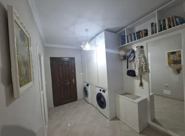 Tirane, shitet apartament 1+1 Kati 3, 6.700.000 leke(67 milion leke)